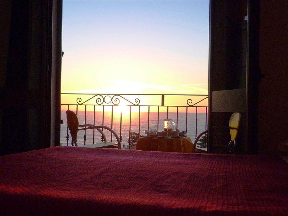 Hotel Bellavista S'Archittu Экстерьер фото